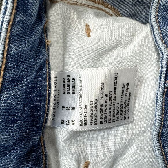 American Eagle Mom Jeans Women's 18 34W Blue Light Distressed Super High Rise - Picture 13 of 13